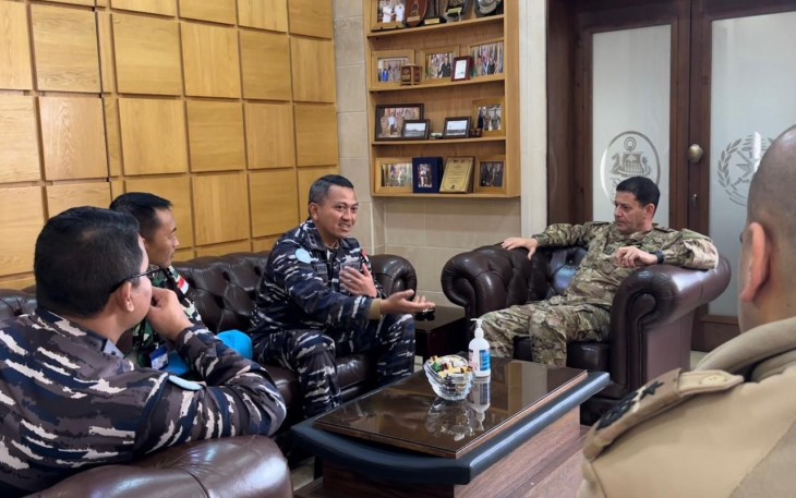 Dansatgas MTF TNI Konga XXVIII-O UNIFIL Courtesy Call Kepada LAF Navy Commander