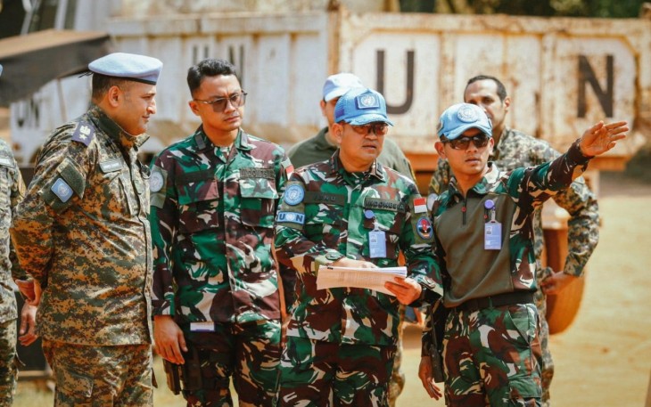 Dansatgas Kizi TNI Konga XXXVII-J MONUSCA saat cek perbaikan gudang senjata dan amunisi di Camp Egypty Fpu