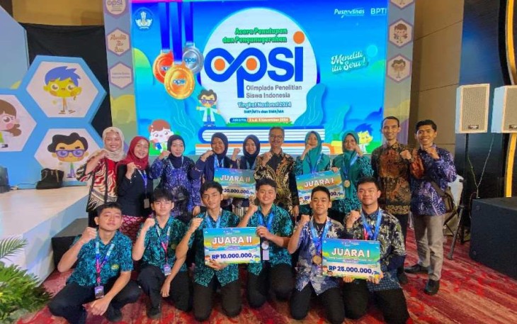 Tim Riset MAN 2 Kota Malang pada OPSI 2024