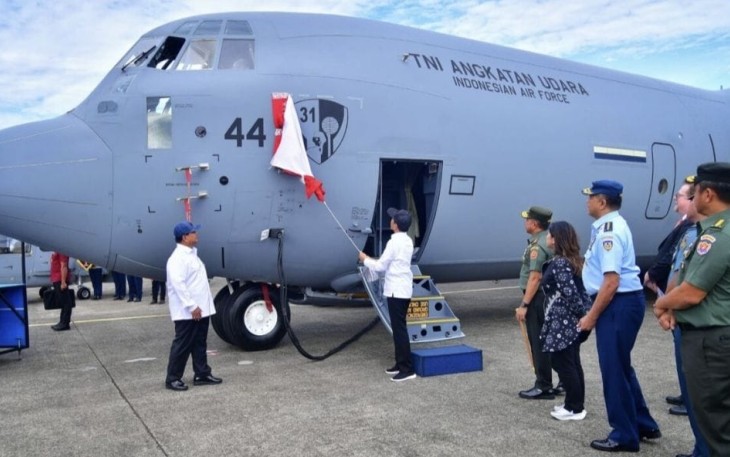 Presiden Jokowi saat Saksikan Penyerahan Pesawat Super Hercules dan Helikopter TNI AU