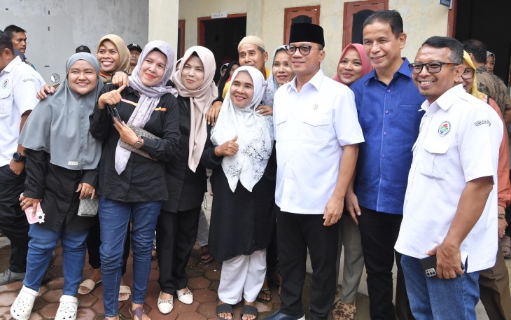 Menteri Desa dan Pembangunan Daerah Tertinggal Yandri Susanto menyambangi Nagari Nanggalo Kab Pesisir Selatan , Sumatera Barat, Minggu (15/12/2024) Foto : Mugi/Kemendes PDT