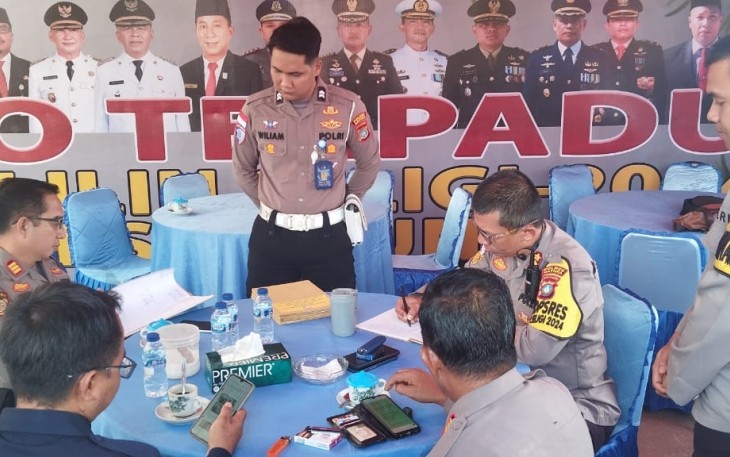 Kapolres Natuna, AKBP Nanang Budi Santosa, S.I.K melakukan pengecekan dan kontrol terhadap Posko Terpadu Operasi Lilin Seligi 2024