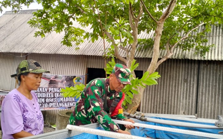 Babinsa Desa Duren Laksanakan Program Ketahanan Pangan di Bidang Perikanan