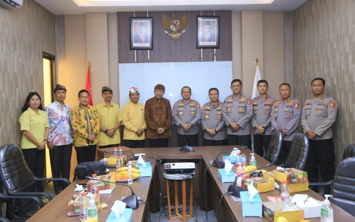 Kepala Operasi Nusantara Cooling System (Kaops NCS) Polri, Irjen Asep Edi Suheri saat kunjungan ke Kantor PHDI di Salemba, Jakarta Pusat, Senin (22/1/2024).