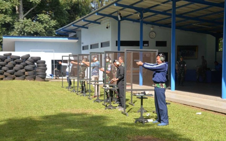 Personel Satprov dan Intel Seskoau melaksanakan latihan menembak pistol, bertempat di lapangan tembak Khasmir Hutasuhut Seskoau, Lembang Bandung Barat, Kamis (25/1/2024)