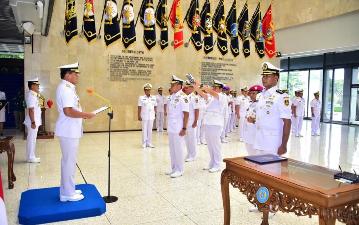 Kepala Staf Angkatan Laut (Kasal) Laksamana TNI Dr. Muhammad Ali secara resmi memimpin Acara Serah Terima Jabatan Kadisminpersal dan Dandenma Mabesal, yang berlangsung di Lobby Gedung R.E. Martadinata Mabesal, Cilangkap, Jakarta Timur, Selasa (13/02)