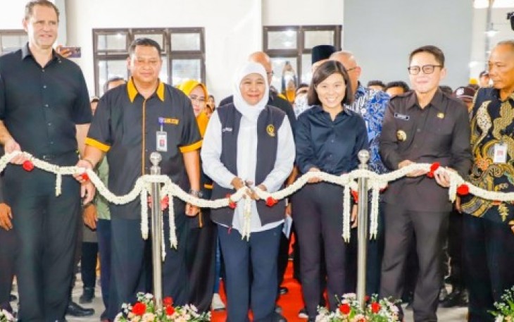 Gubernur Khofifah saat Resmikan Mitra Produksi Sigaret Dander 