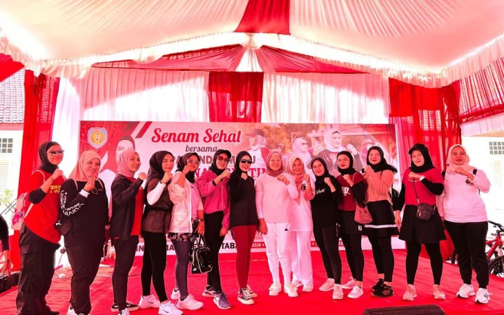 Foto bersama usai acara