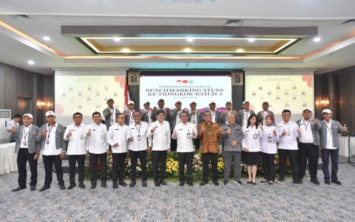 Wamendes PDTT Lepas Benchmarking Study Kepala Desa ke Tiongkok