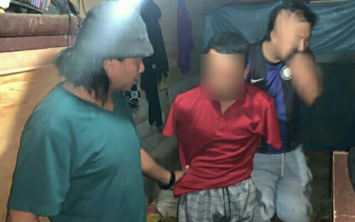 Tim Resmob Polres Bitung saat mengamankan TP pelaku penganiayaan dengan menggunakan clurit