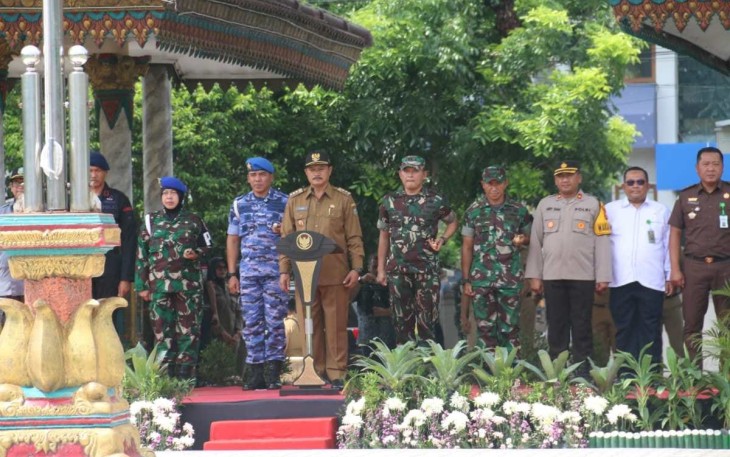 Apel Gelar Pasukan Kesiapan Pengamanan Pemilu 2024 di Alun-alun Kota Madiun, Senin (5/2/2024).