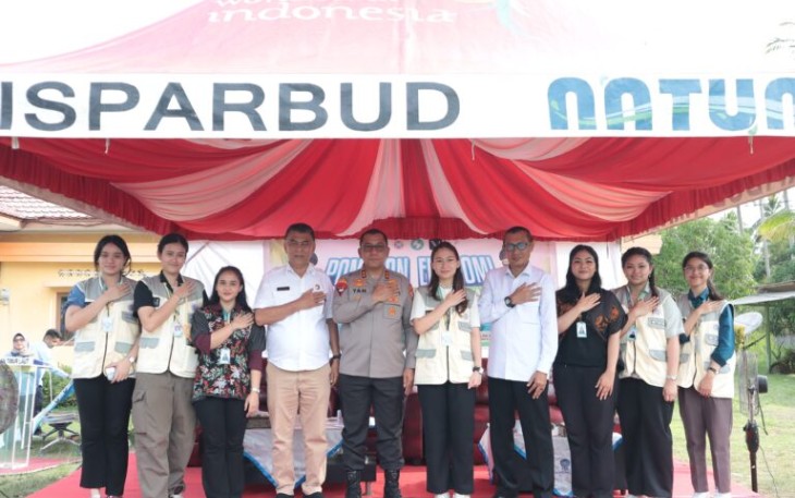 Foto bersama dalam acara Talkshow Pameran Ekonomi Bakti di Ujung Perairan Laut Utara Indonesia