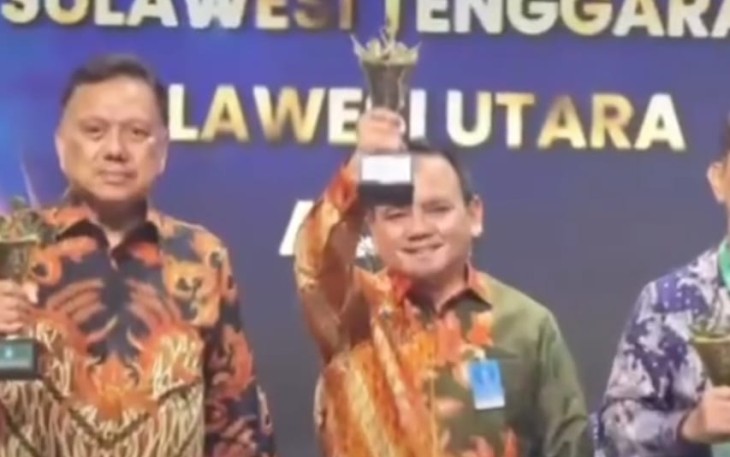 Pemerintah Provinsi Sulawesi Tenggara telah menerima Anugerah Merdeka Belajar 2024 dari Mendikbudristek 