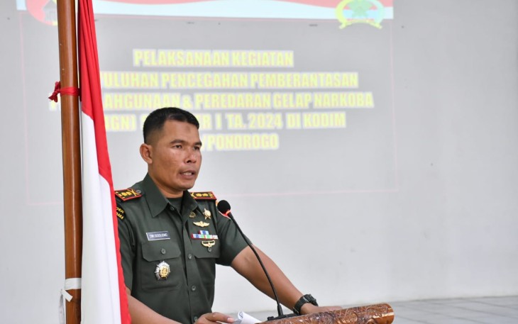 Komandan Kodim 0802/Ponorogo Letkol Inf Dwi Soerjono menekankan kepada seluruh anggota baik PNS maupun prajurit untuk tidak sekali kali terlibat dalam kegiatan penyalahgunaan narkoba, Rabu (12/06/2024)