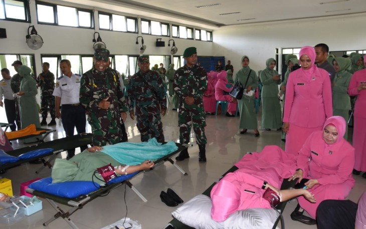 Dalam rangka menyambut HUT ke-78 Persit Kartika Chandra Kirana tahun 2024, Persit KCK Cabang XXV Dim 1002 dan Persit Cab.XXXIV Yonif 621 melaksanakan bakti sosial donor darah bertempat di Yonif 621/Mtg Jalan Printis Kemerdekaan Desa Benawa Tengah kec. Barabai Kabupaten Hulu Sungai Tengah, Rabu (21/02/2024)
