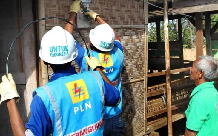 Pemasangan Listrik di Desa Sawoo, Kecamatan Sawoo, Kabupaten Ponorogo, pada hari Selasa (6/2) lalu.