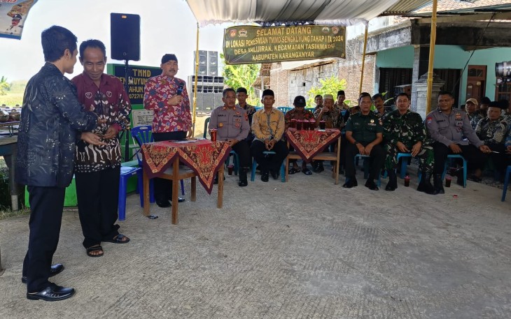 Acara tasyakuran warga atas terlaksananya kegiatan TMMD Sengkuyung Tahap I Tahun 2024 Kodim 0727/Karanganyar di Desa Kalijirak, Kecamatan Tasikmadu, Kabupaten Karanganyar, Minggu (4/8/2024)