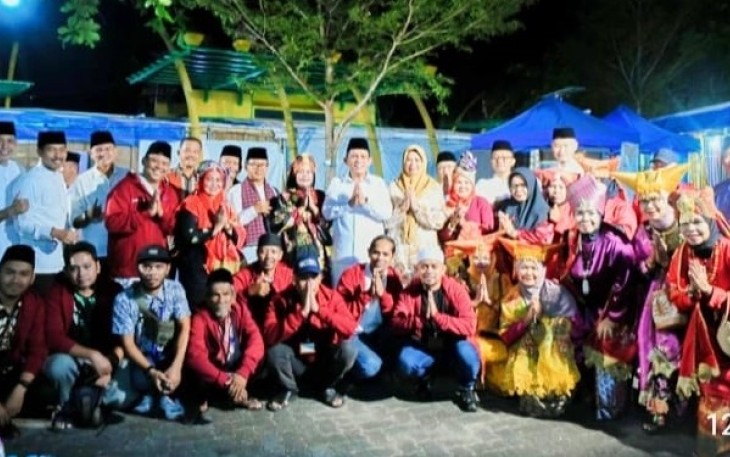 Gubernur Ansar Pimpin Doa Dalam Kegiatan Pembukaan Bazar Ramadan di Pamedan Tanjungpinang