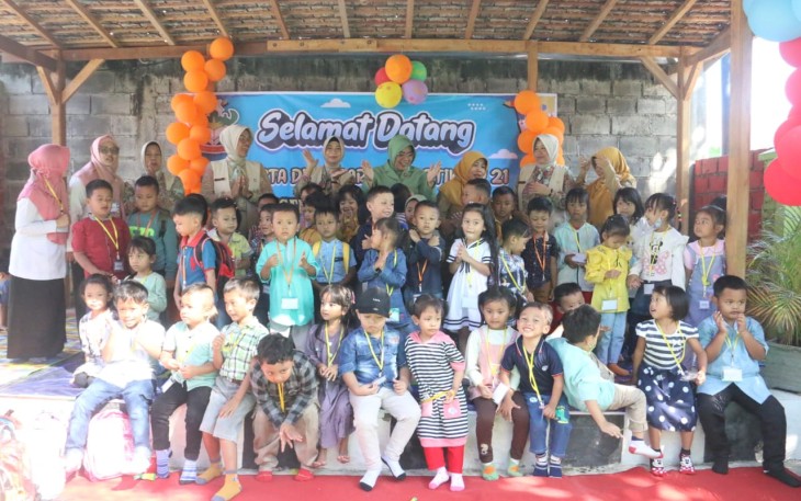 Ketua Yayasan Kartika Jaya Koordinator XVII Kodim 0803/Madiun Buka MPLS di TK Kartika IV-21
