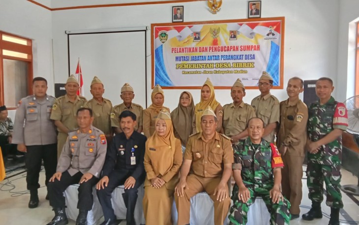 Danramil Jiwan saat Menghadiri Pelantikan dan Pengambilan Sumpah Jabatan Perangkat Desa