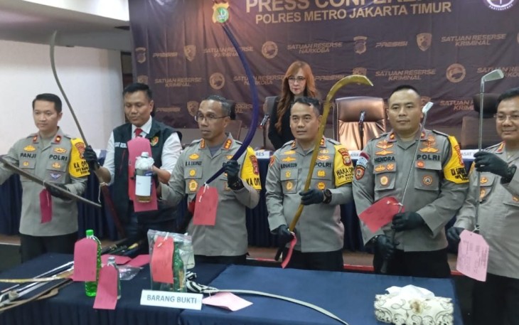 Kapolres Jakarta Timur Kombes Pol Nicolas Ary Lilipaly saat jumpa pres bersama awak media yang dilaksanakan di Aula LT 6 Polres Jakarta Timur, Senin (05/02/2024).