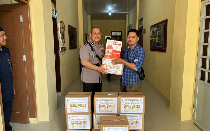 Kapolres  Aceh Timur Berikan 253 Bingkisan Lebaran Kepada Organisasi Wartawan Aceh Timur