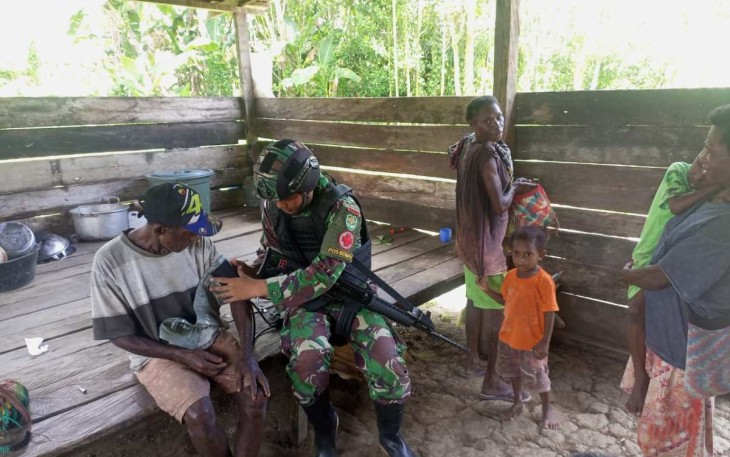 Sambangi warga berikan pelayanan kesehatan 