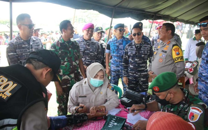 Baksos Kesehatan Bulan Bakti TNI-Polri di Ngawi, Jum'at (2/2)