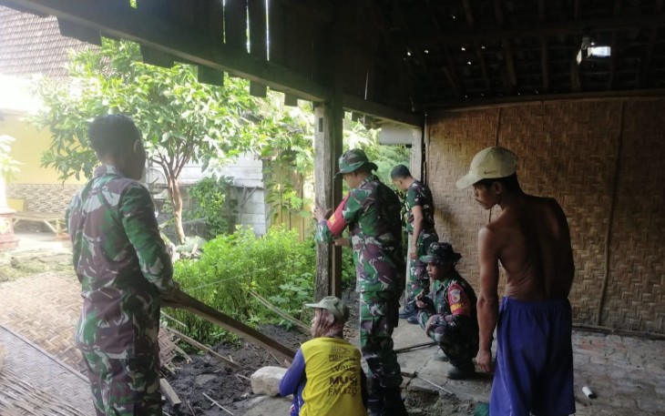 Rehab rumah warga desa binaan
