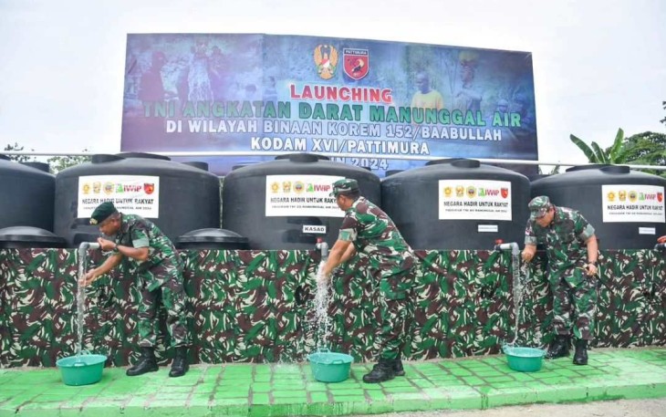 Launching TNI Manunggal Air di Desa Yendelo Kecamatan Patani Utara, Maluku Utara, Selasa (6/2)