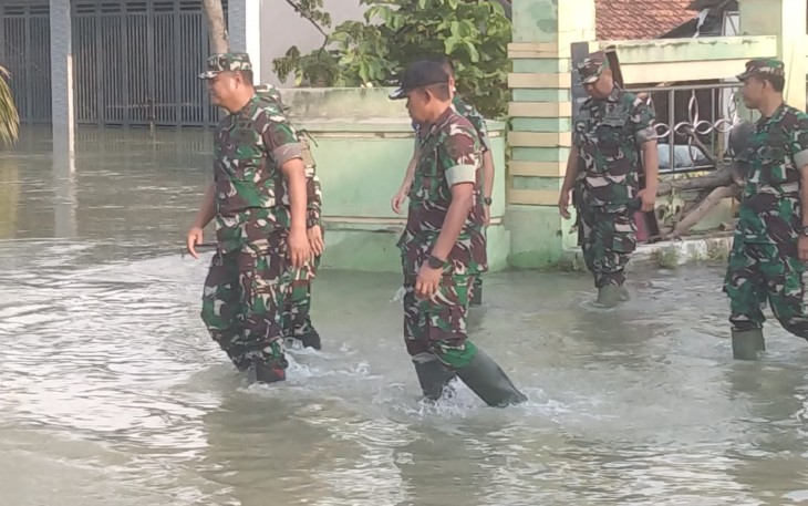 Pangdam IV/Diponegoro Tinjau Banjir di Demak