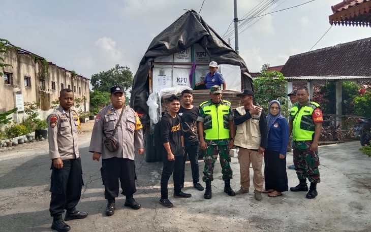Pengiriman Kotak Suara Ke PPK Kecamatan, Kamis (15/2)