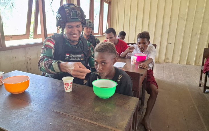 Bubur kacang hijau untuk anak-anak perbatasan 
