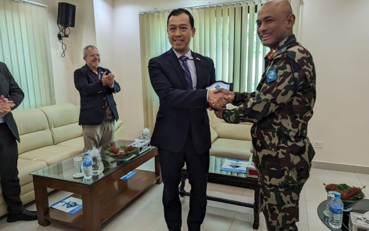 Duta Besar RI Untuk Bangladesh saat Tinjau Latihan MPE 24 Shanty Prayas IV