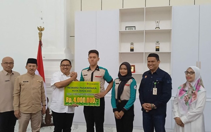 Pemkot Bengkulu Beri Reward Untuk 30 Anggota Paskibraka 