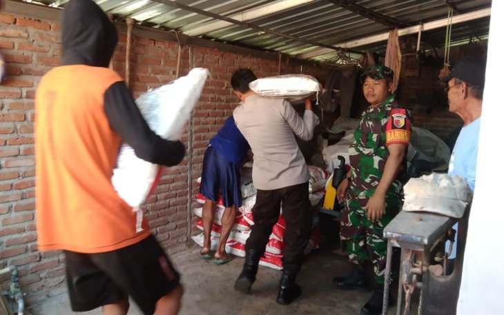 Distribusi pupuk bersubsidi di wilayah desa binaan 