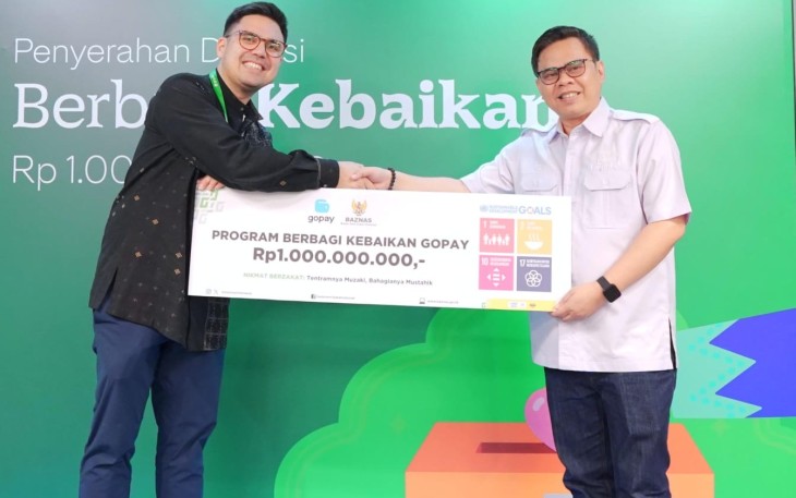 Penyerahan donasi GoPay ke BAZNAS RI di Jakarta 