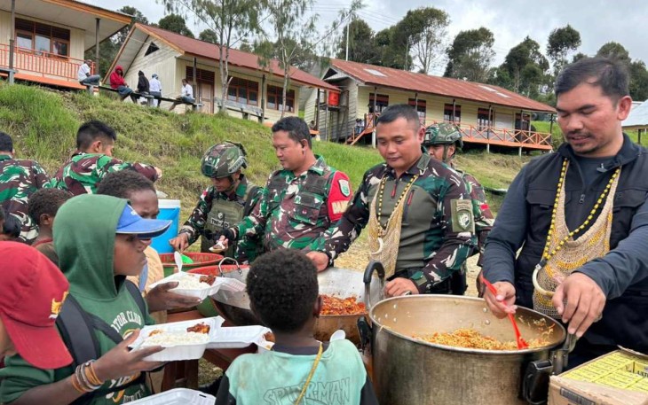 Berikan santap siang bergizi ala prajurit Ksatria Condromowo 
