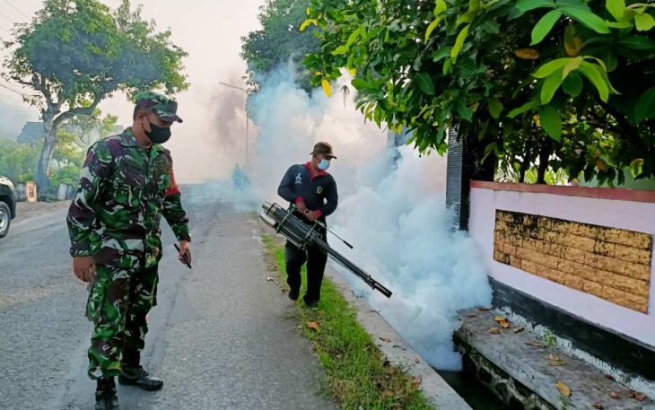 Fogging di wilayah desa binaan 