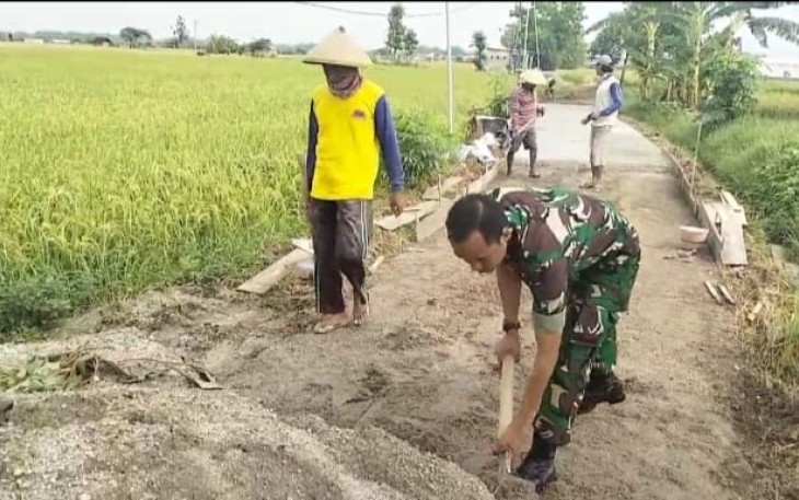 Bantu warga binaan bangun jalan 