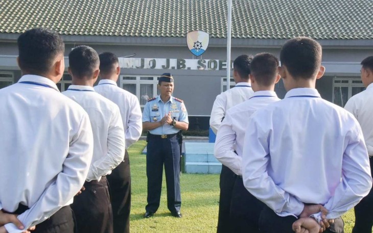 Danlanud J.B Soedirman Letkol Pnb Tatag Onne Setiawan memberikan pengarahan Casis Bintara PK TNI AU 