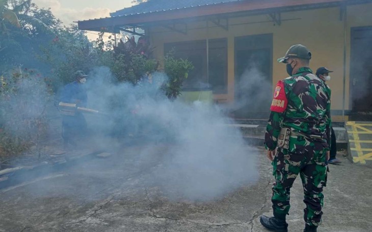 Fogging di wilayah desa binaan 