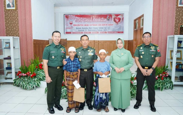 Baksos Kesehatan Khitanan Massal Kodam XV Pattimura 