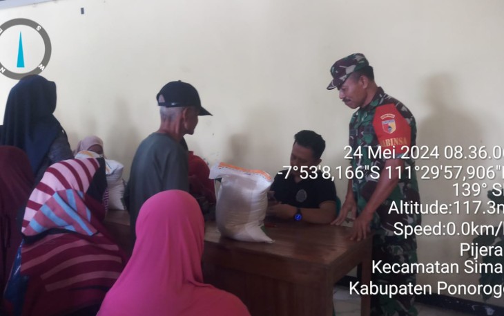 Pendistribusian bantuan beras wilayah desa binaan 