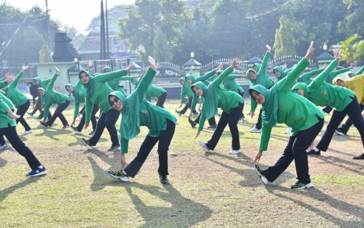 Persit KCK Cab. XVI Dim Ponorogo Olahraga Bersama