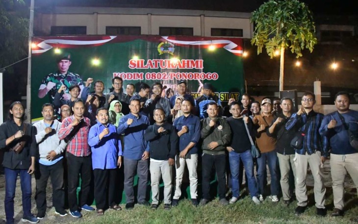 Dandim 0802/Ponorogo Silaturahmi Insan Pers dan Ketua Perguruan Silat