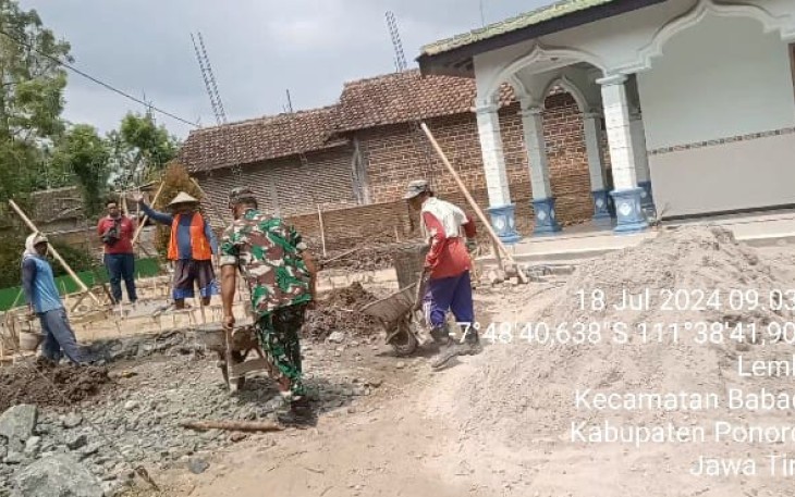 Bantu bangun TPA di wilayah desa binaan 