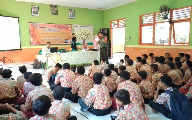 Berikan materi wasbang siswa wilayah binaan 