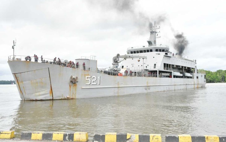 KRI Teluk Lada-521