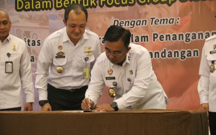 Kakanwil Kemenkumham Sumut Resmikan Buku yang Ditulis Kepala Rudenim Medan Sarsaralos Sivakkar. 